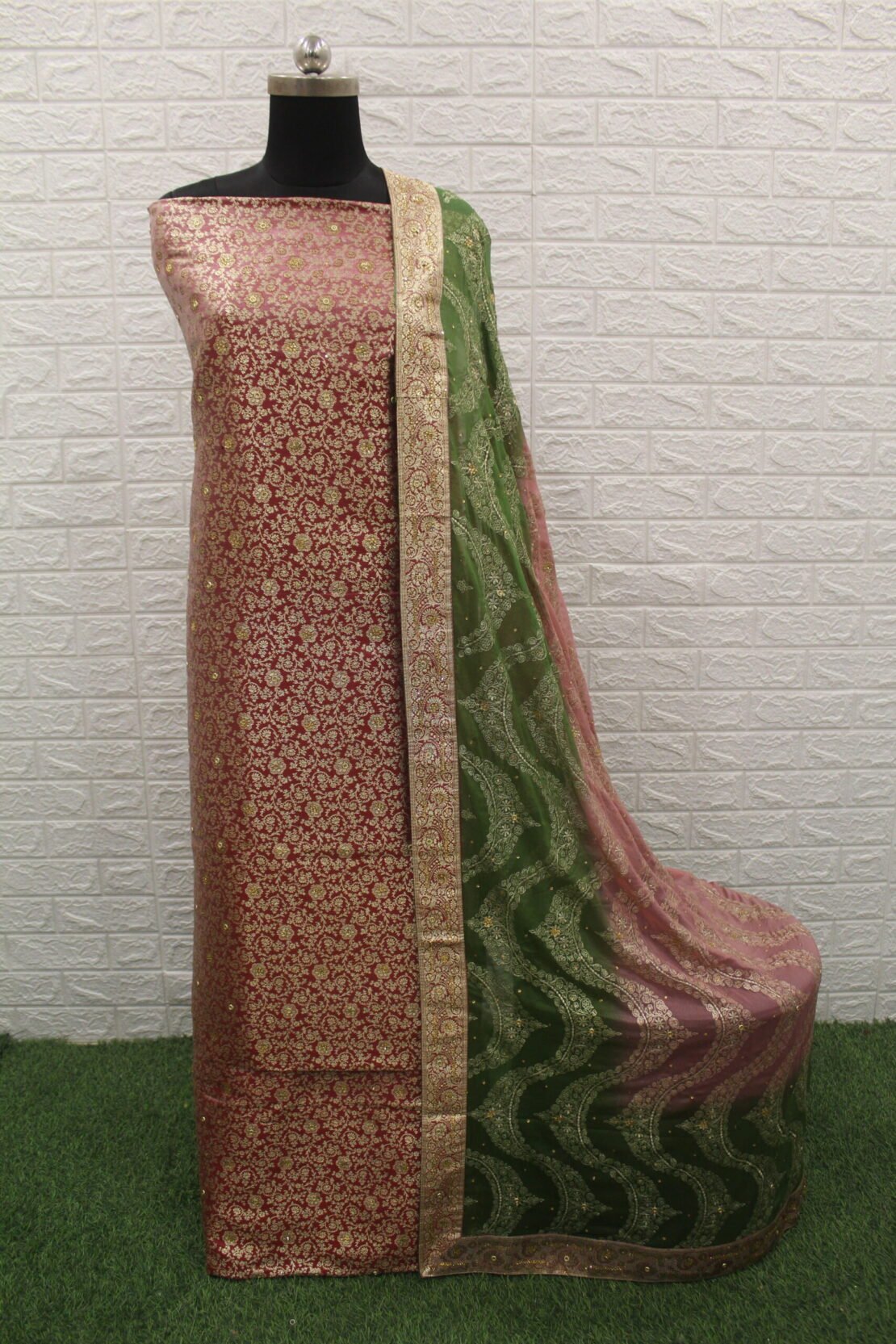 Kamkhuwab Gharara