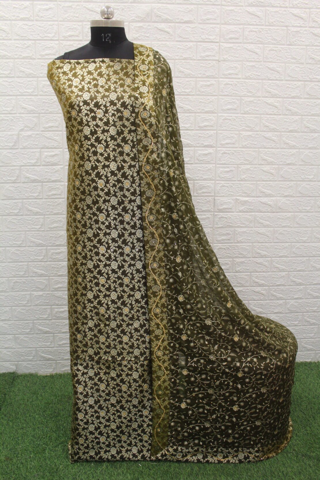 Kamkhuwab Gharara