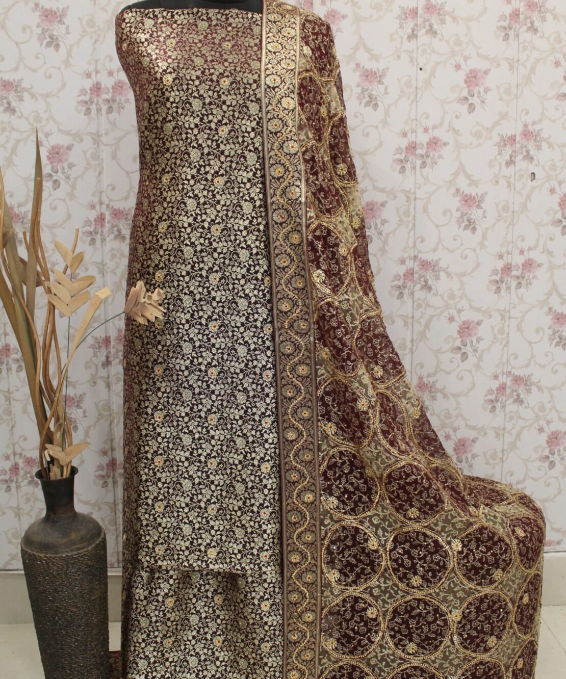 Kamkhuwab Gharara