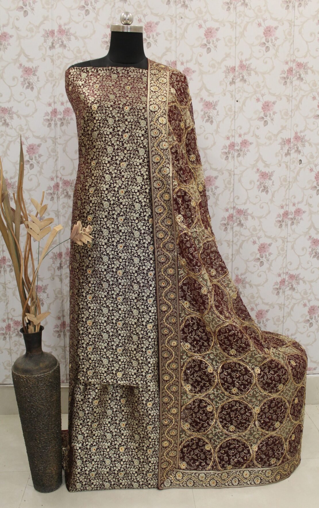Kamkhuwab Gharara