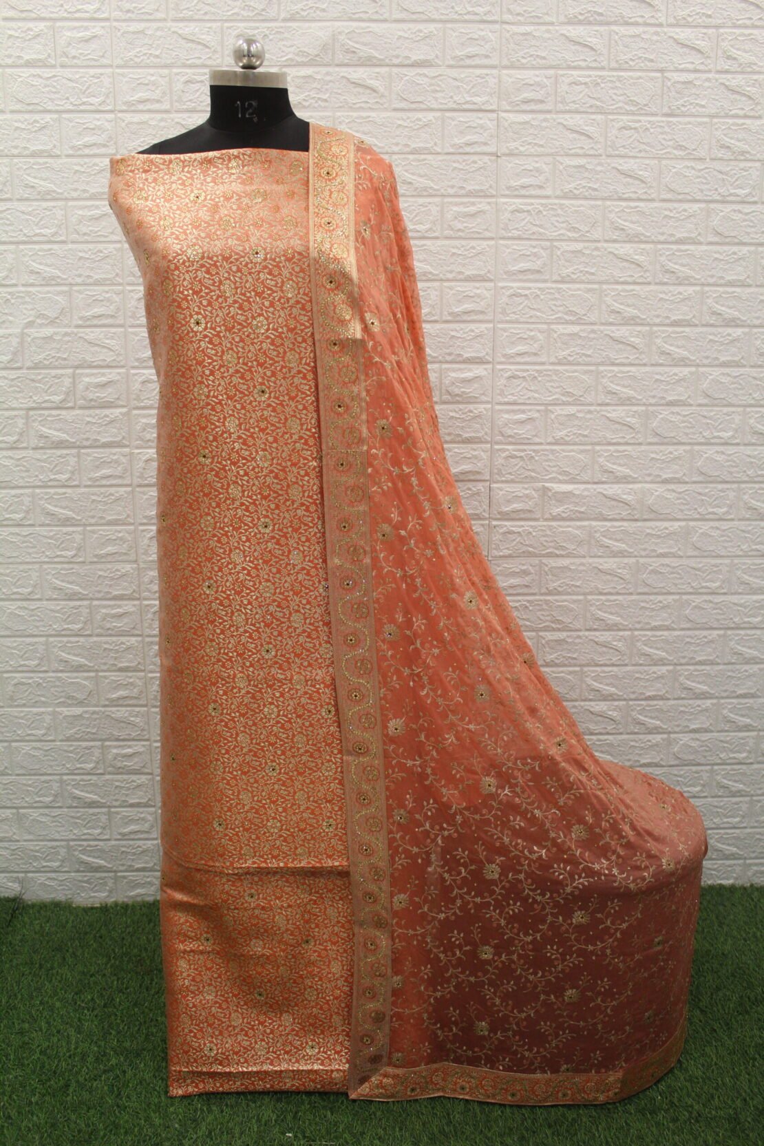 Kamkhuwab Gharara