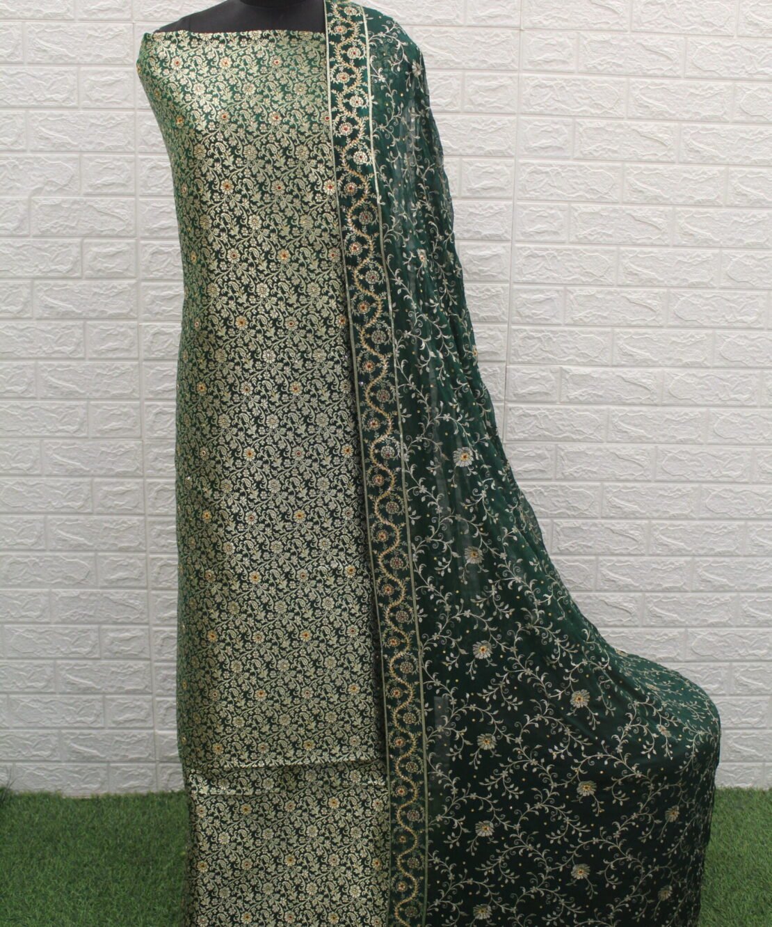 Kamkhuwab Gharara