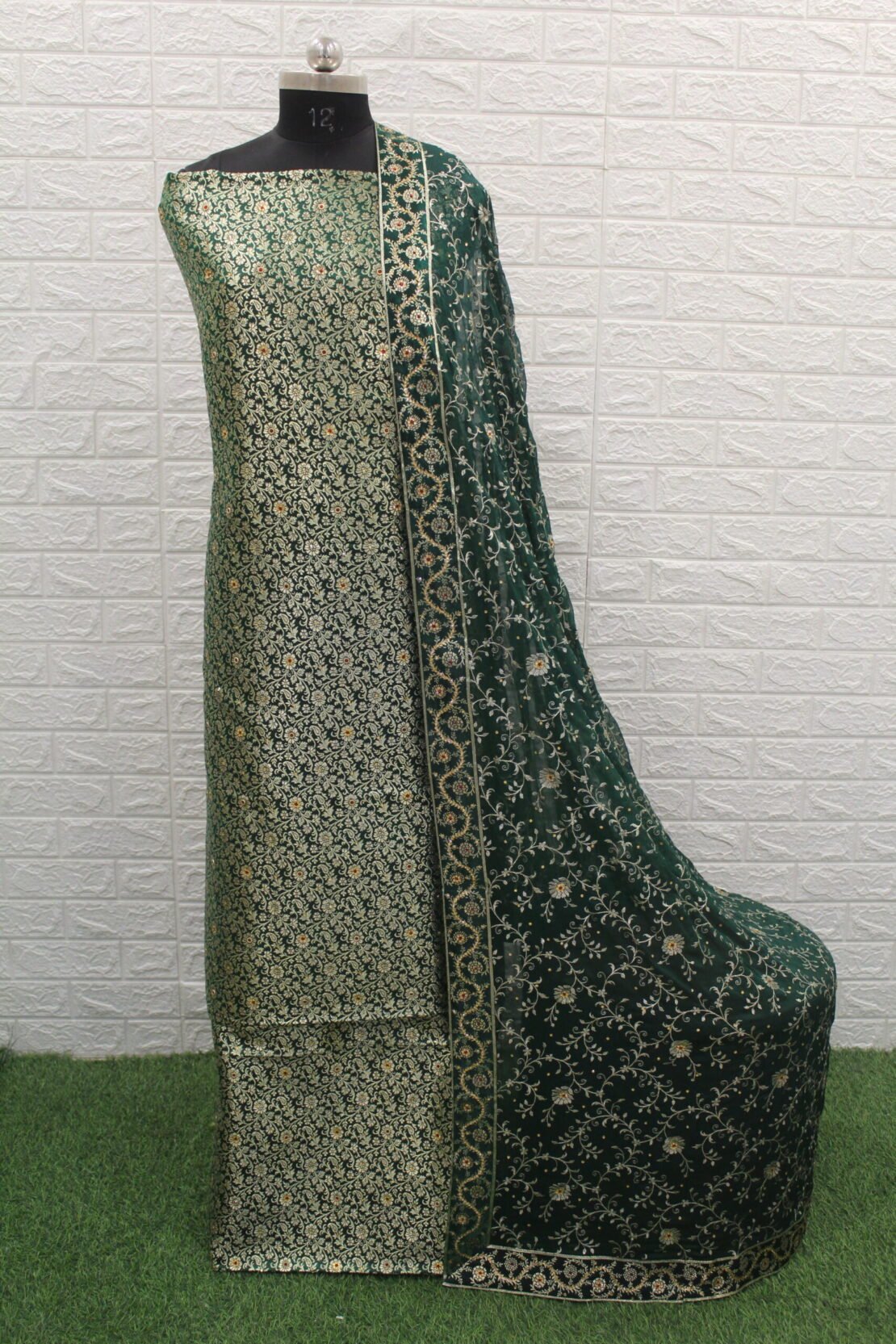 Kamkhuwab Gharara