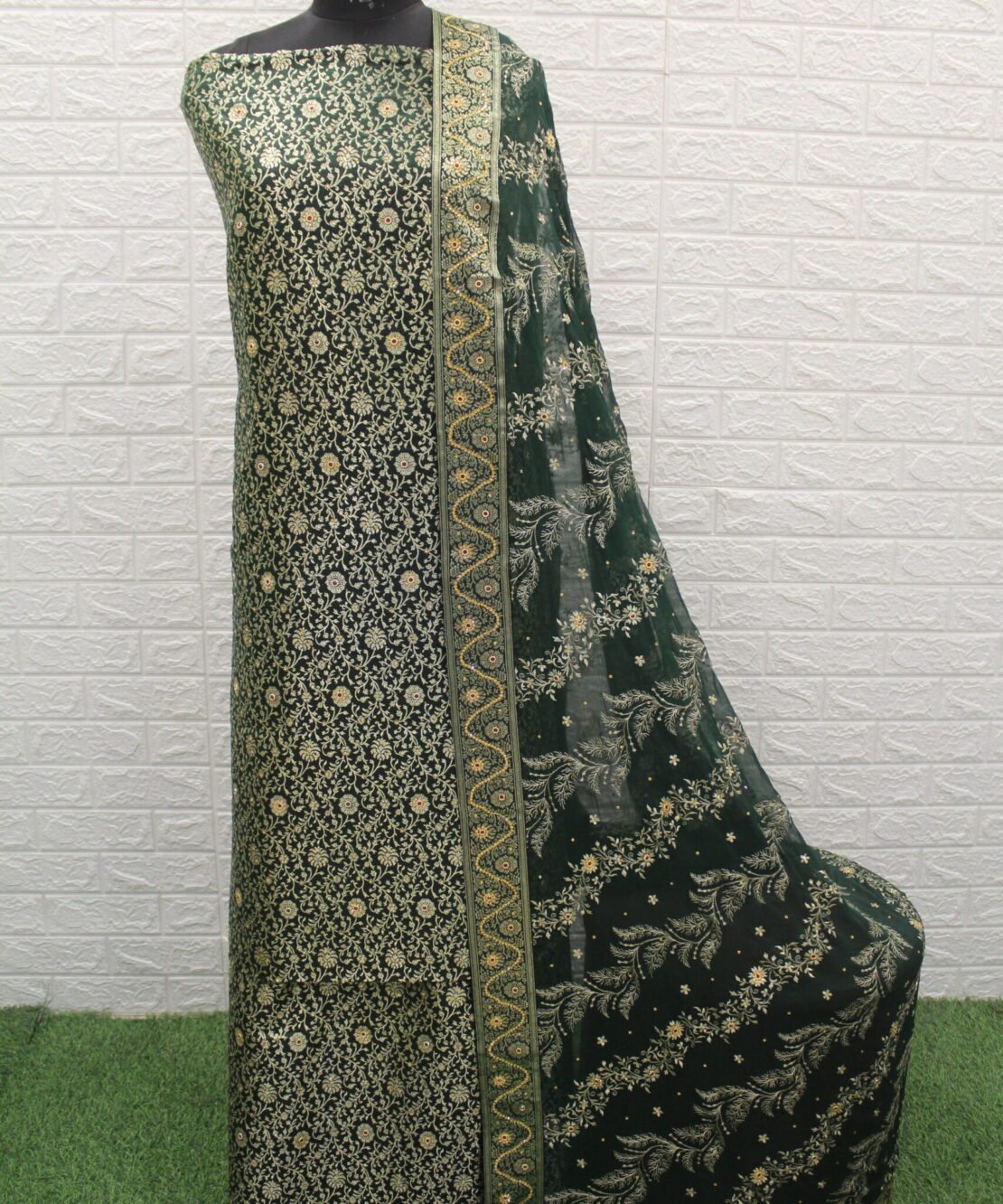 Kamkhuwab Gharara