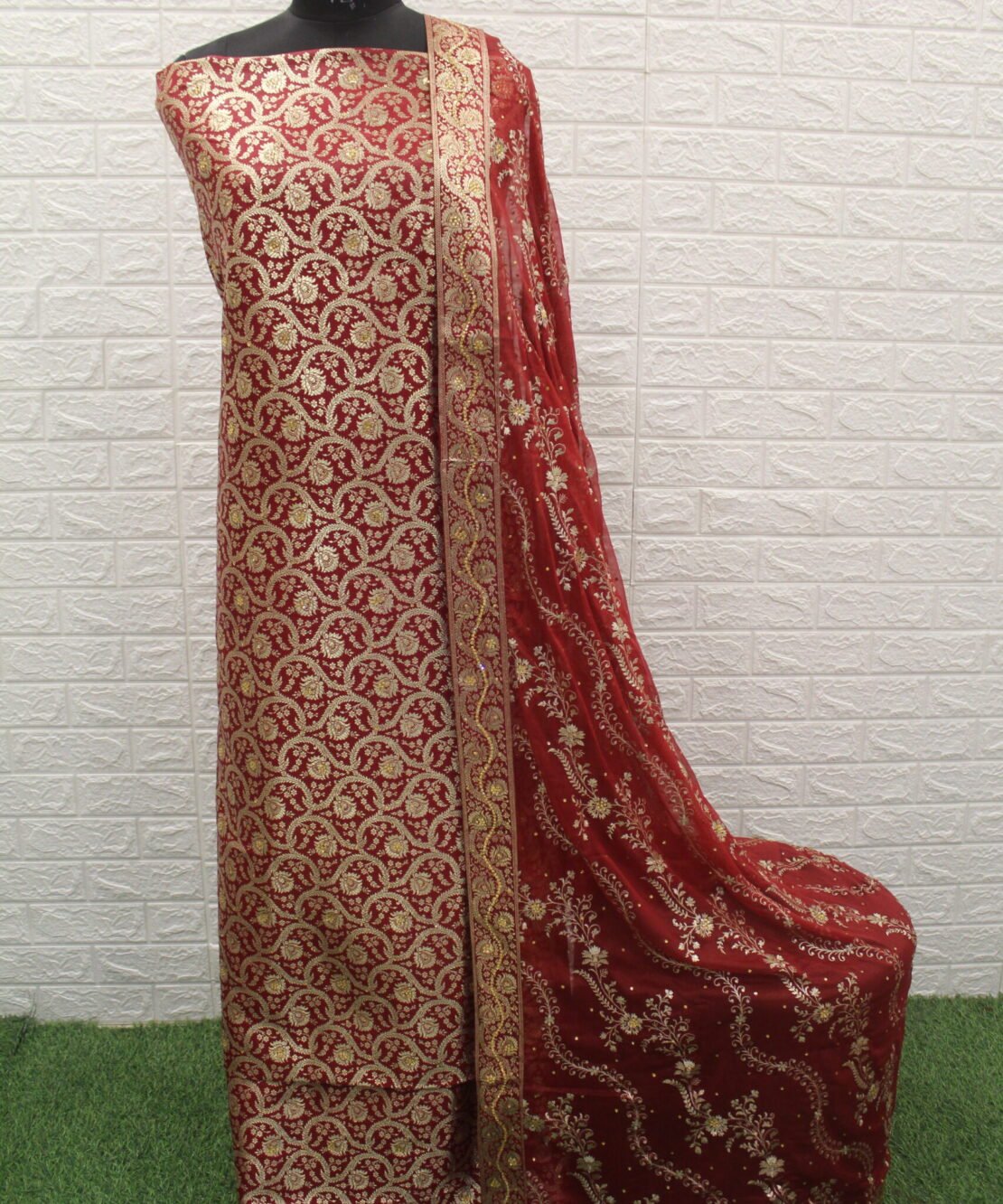 Kamkhuwab Gharara