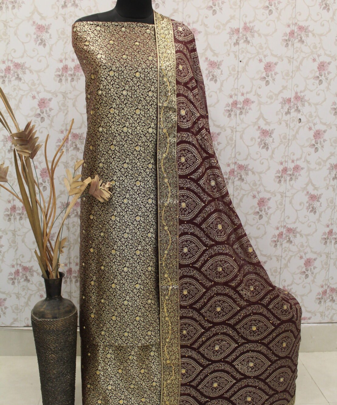 Kamkhuwab Gharara