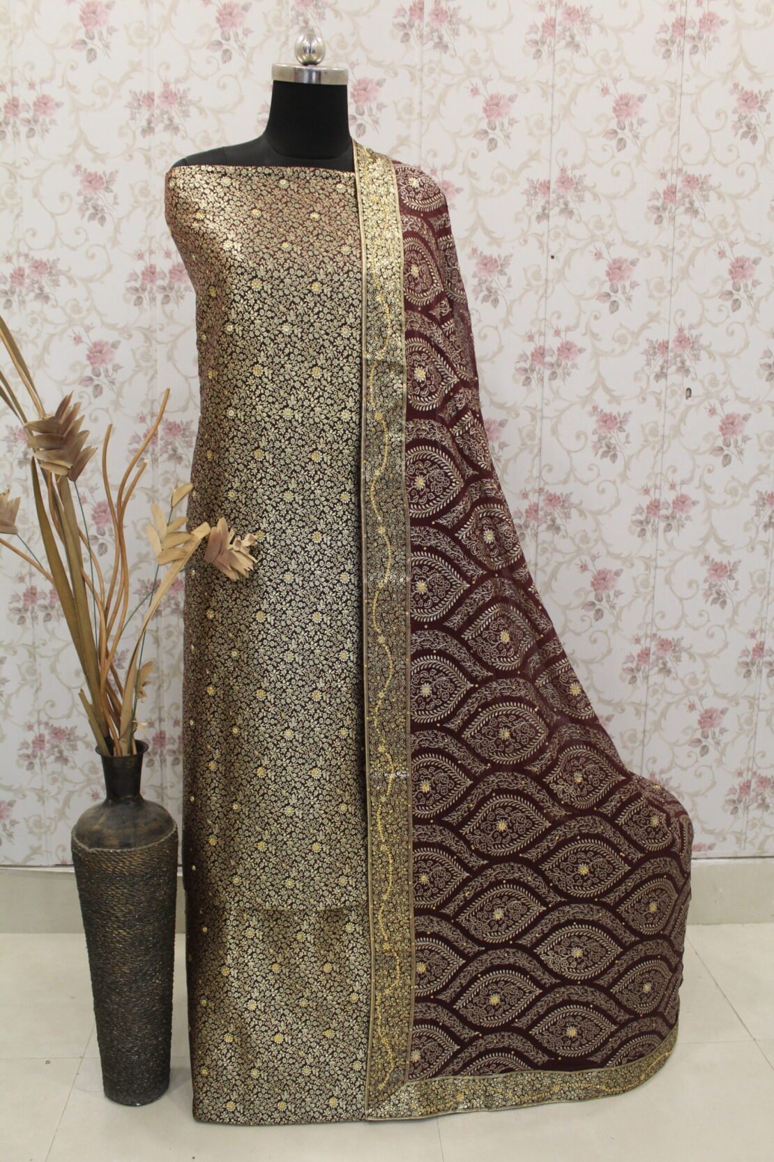 Kamkhuwab Gharara