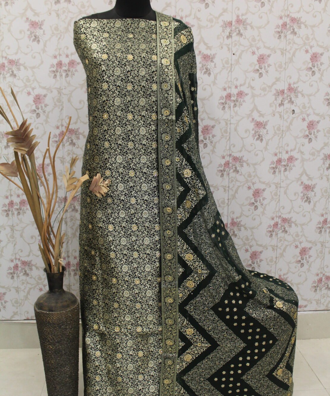 Kamkhuwab Gharara