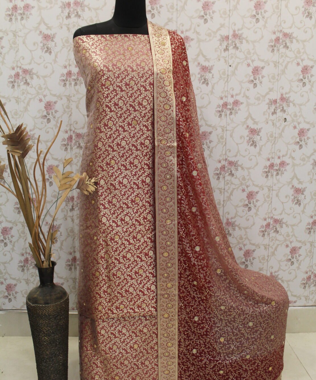 Kamkhuwab Gharara