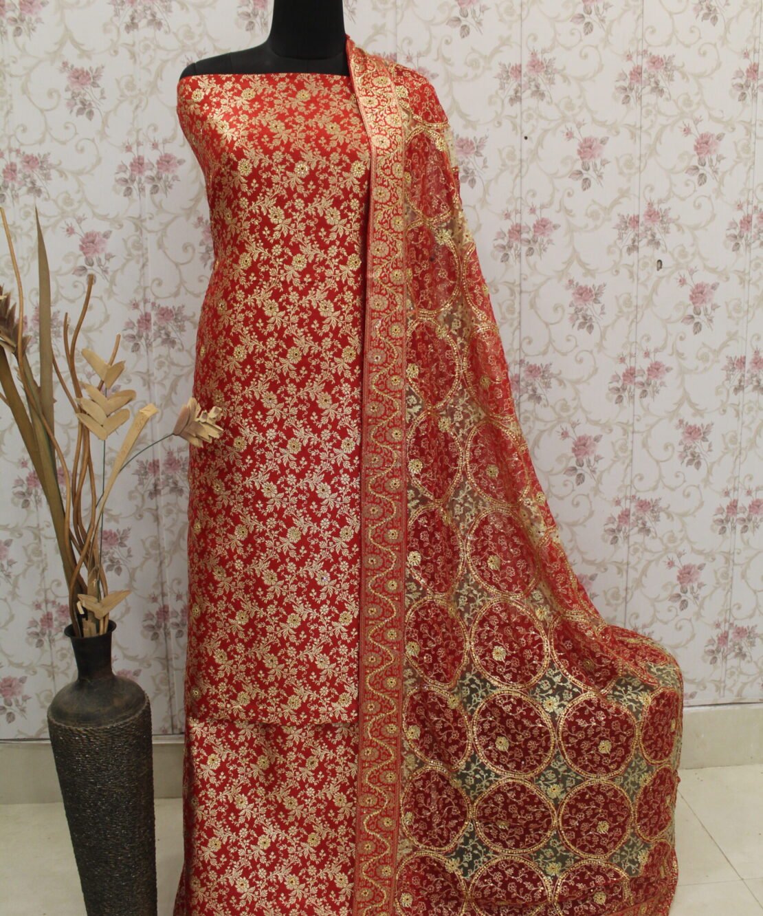 Kamkhuwab Gharara