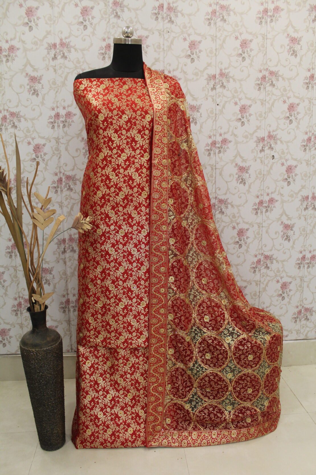 Kamkhuwab Gharara