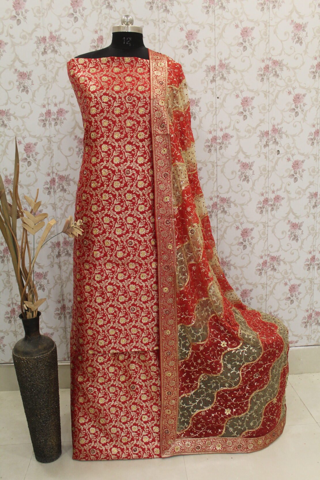 Kamkhuwab Gharara