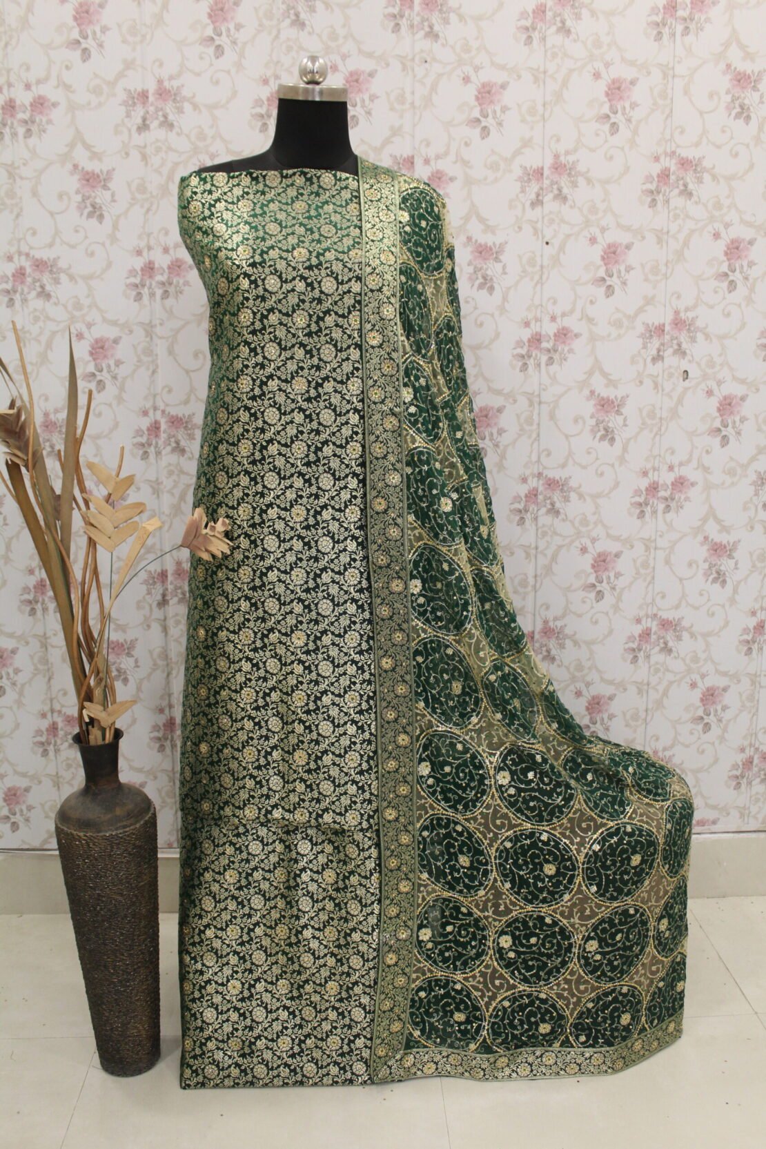 Kamkhuwab Gharara