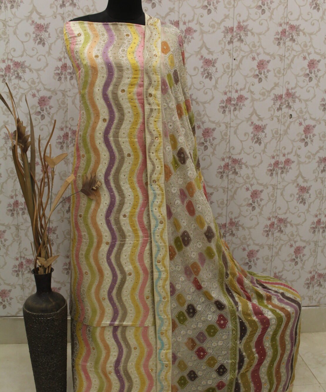 Kamkhuwab Gharara