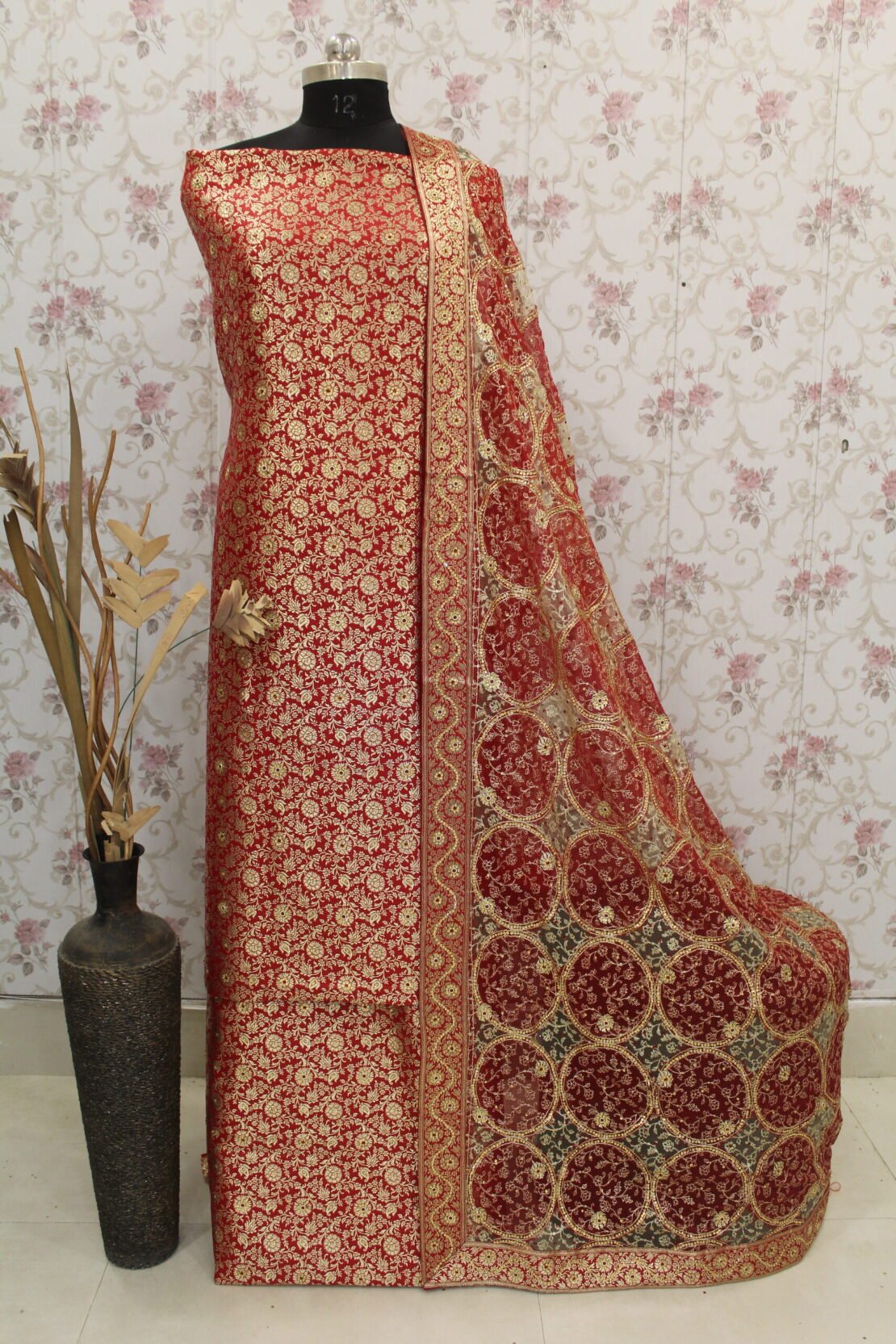 Kamkhuwab Gharara