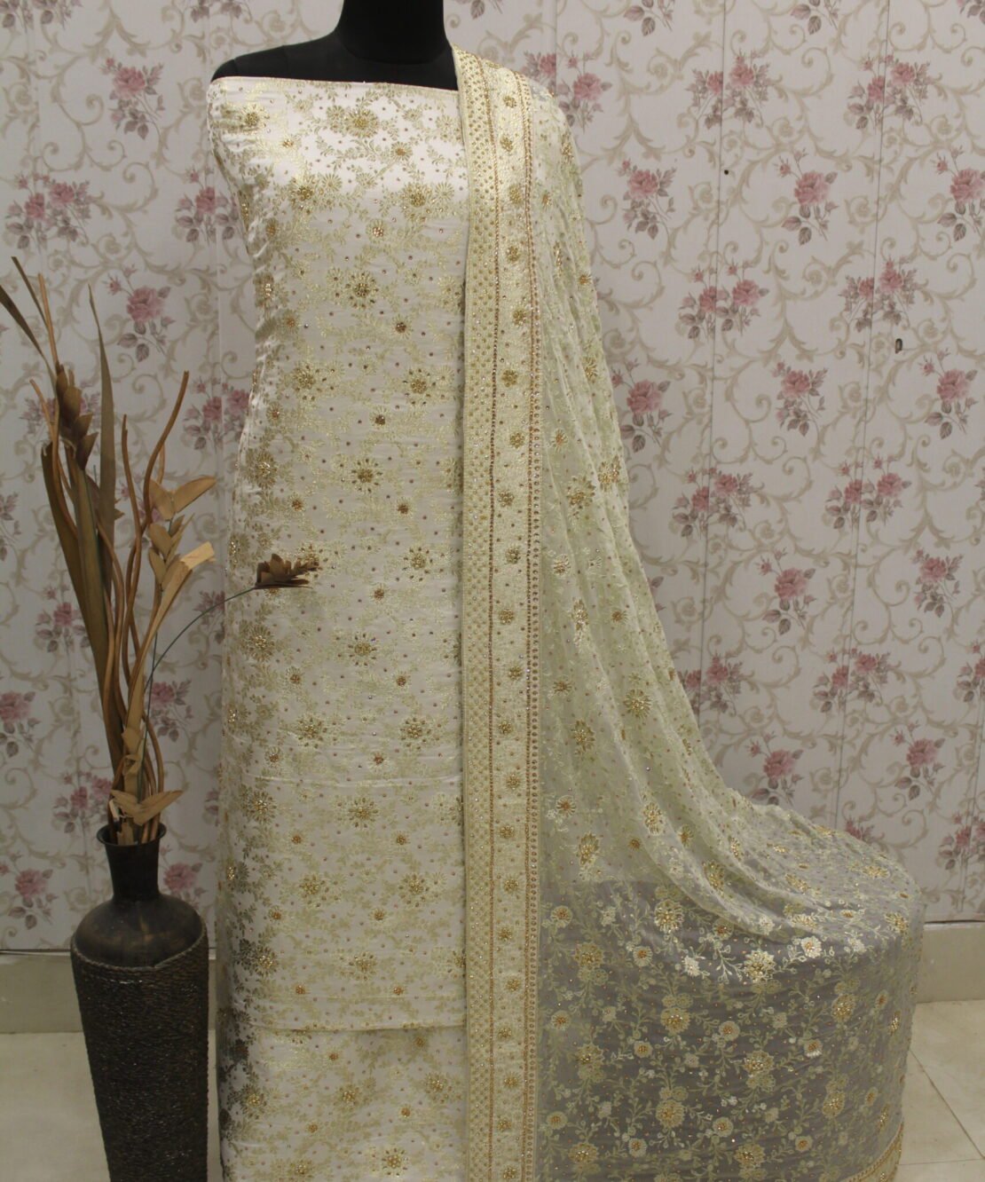 Kamkhuwab Gharara
