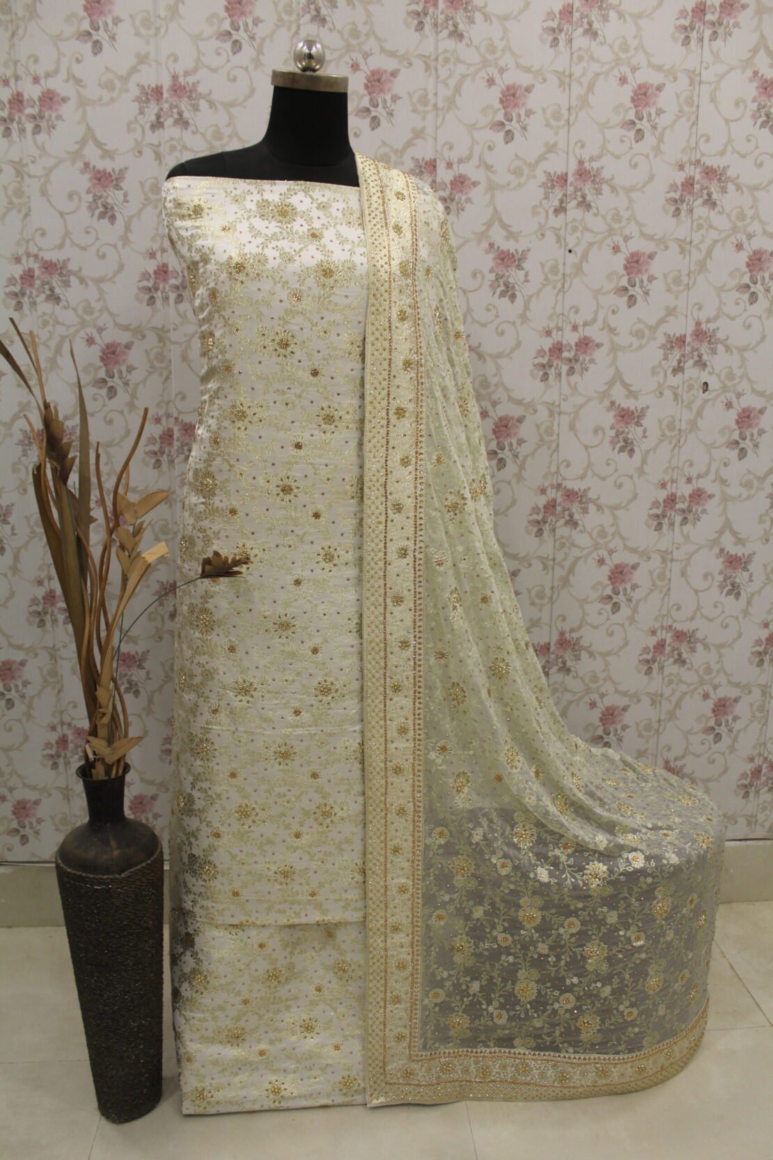 Kamkhuwab Gharara