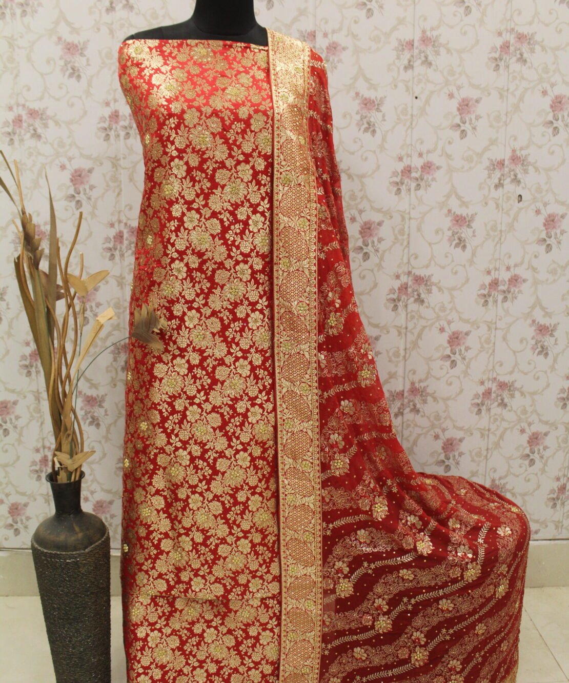 Kamkhuwab Gharara