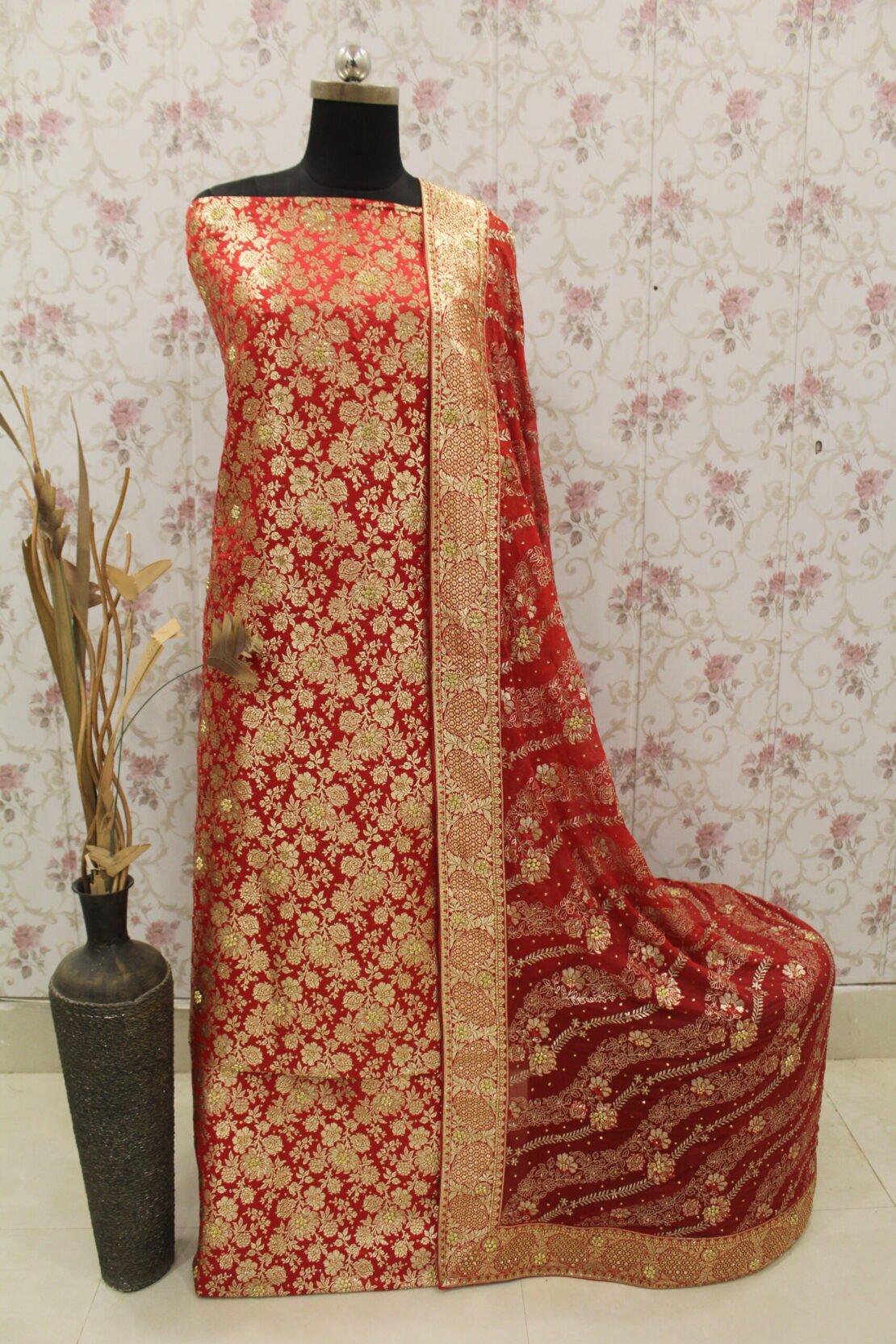 Kamkhuwab Gharara