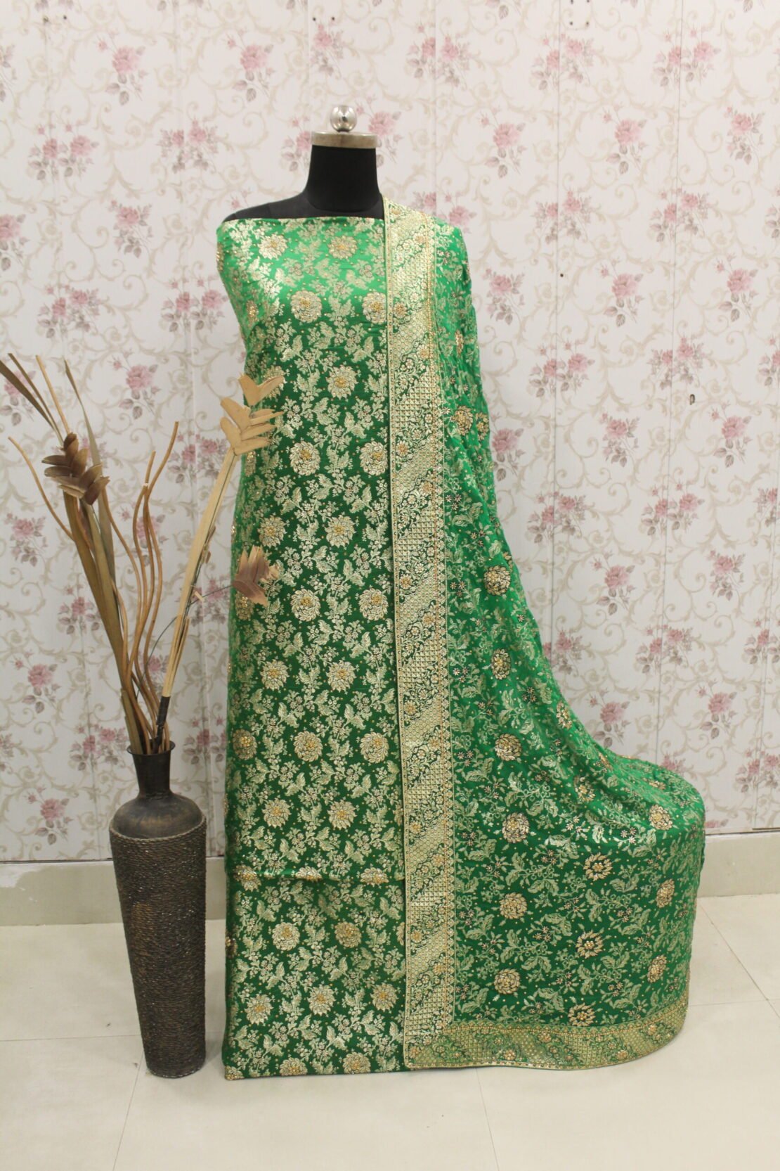 Kamkhuwab Gharara
