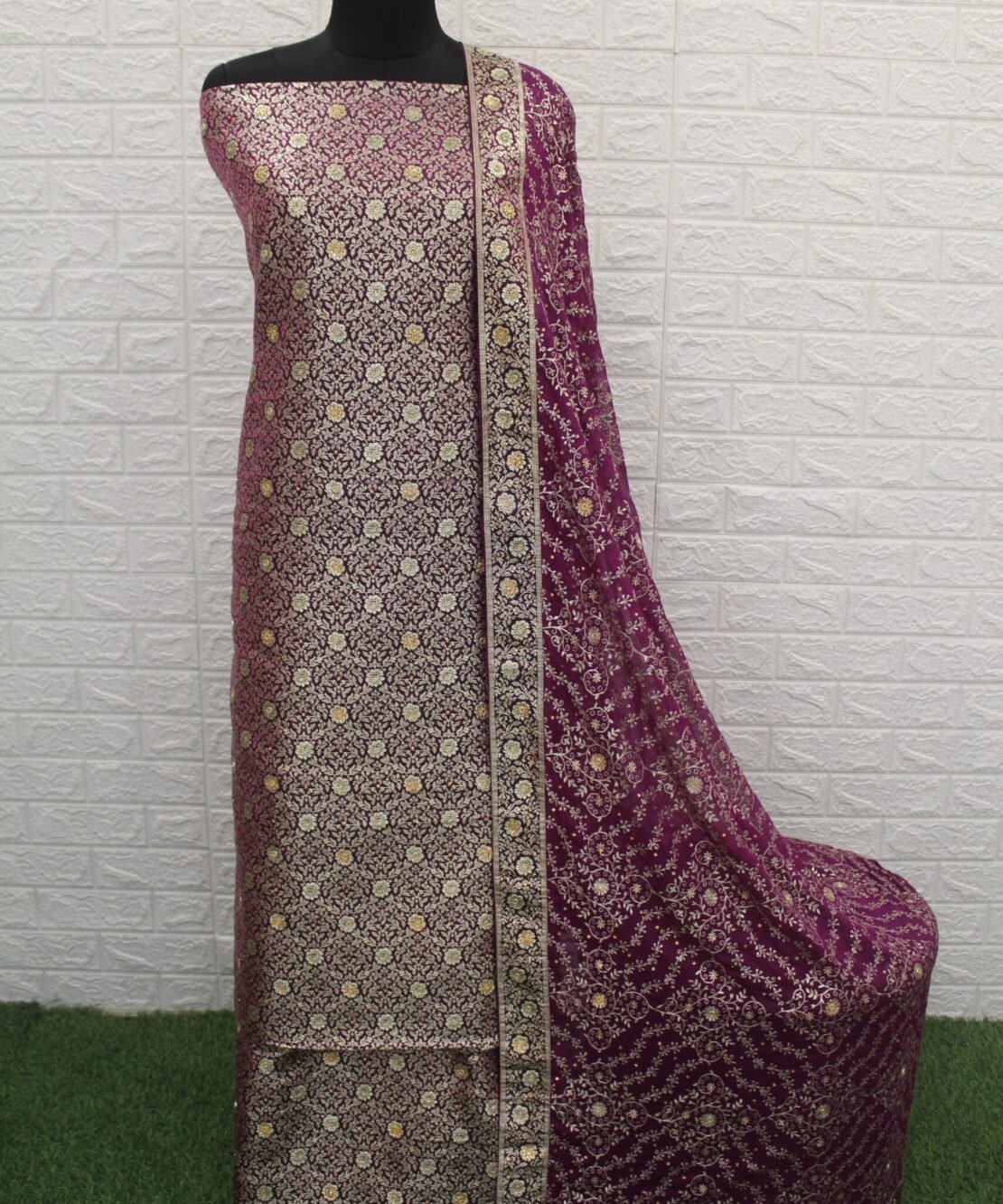 Kamkhuwab Gharara