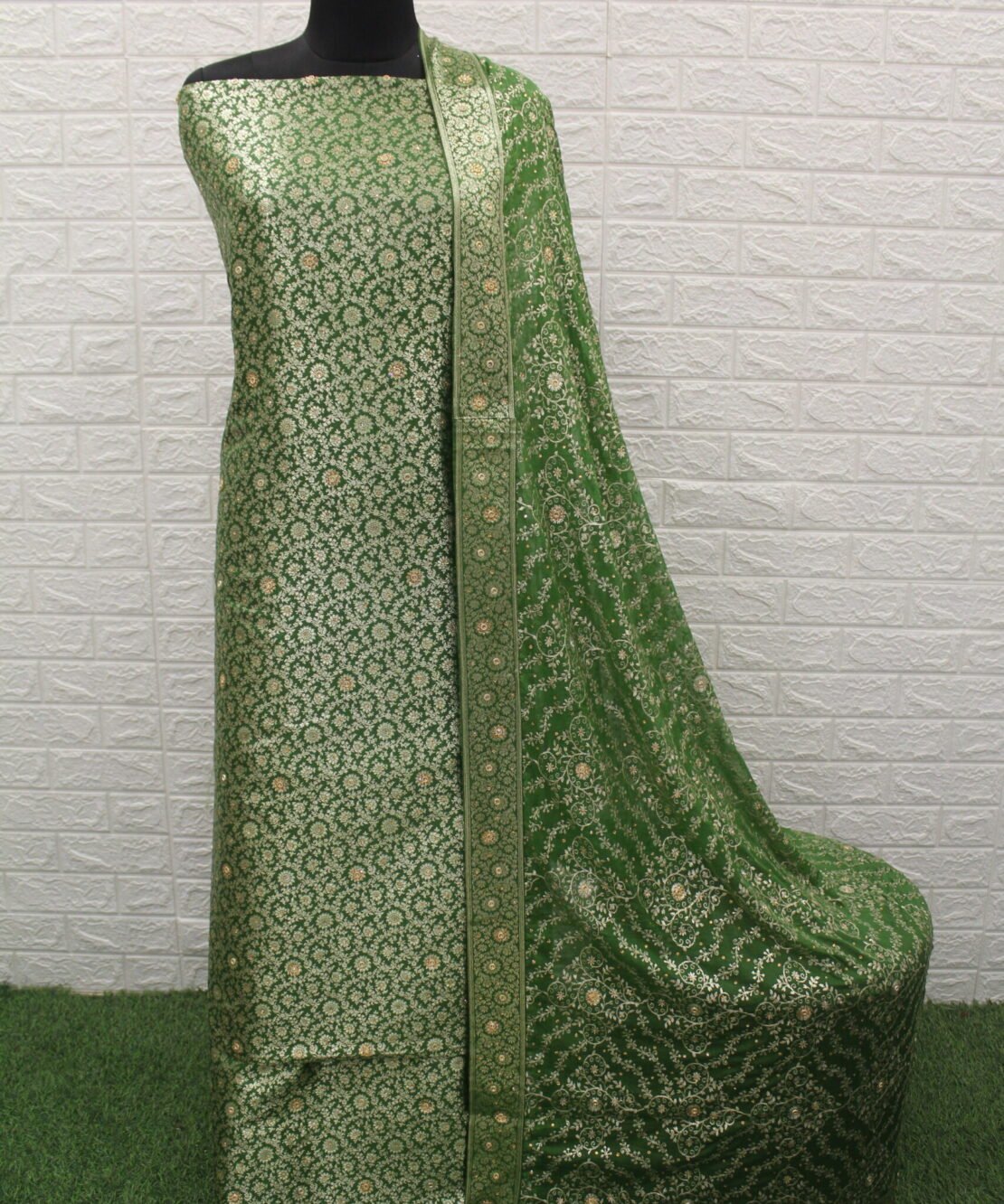 Kamkhuwab Gharara