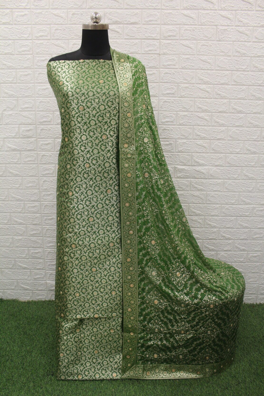 Kamkhuwab Gharara