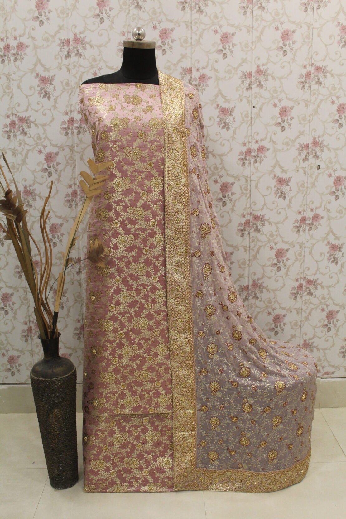 Kamkhuwab Gharara