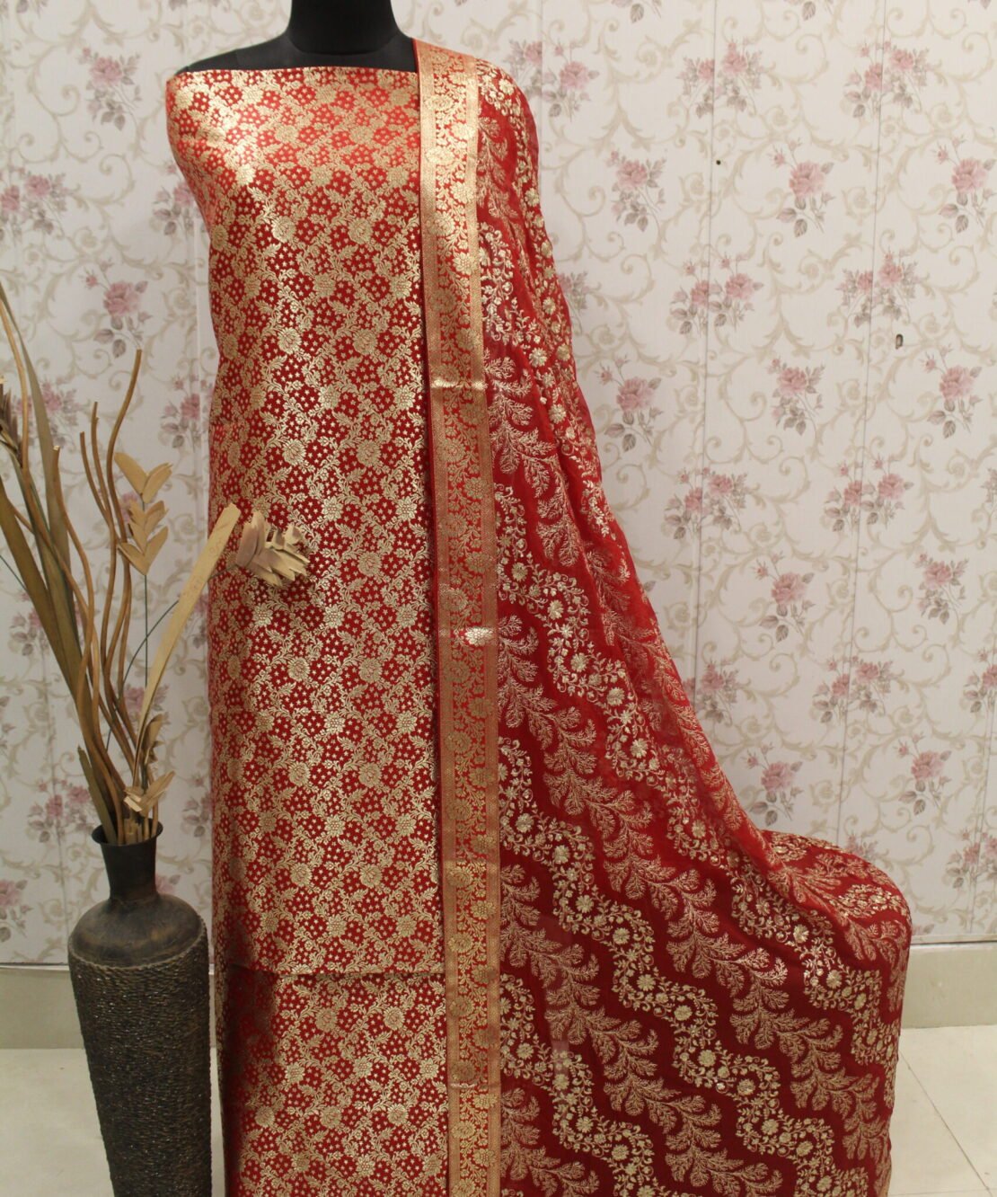 Kamkhuwab Gharara