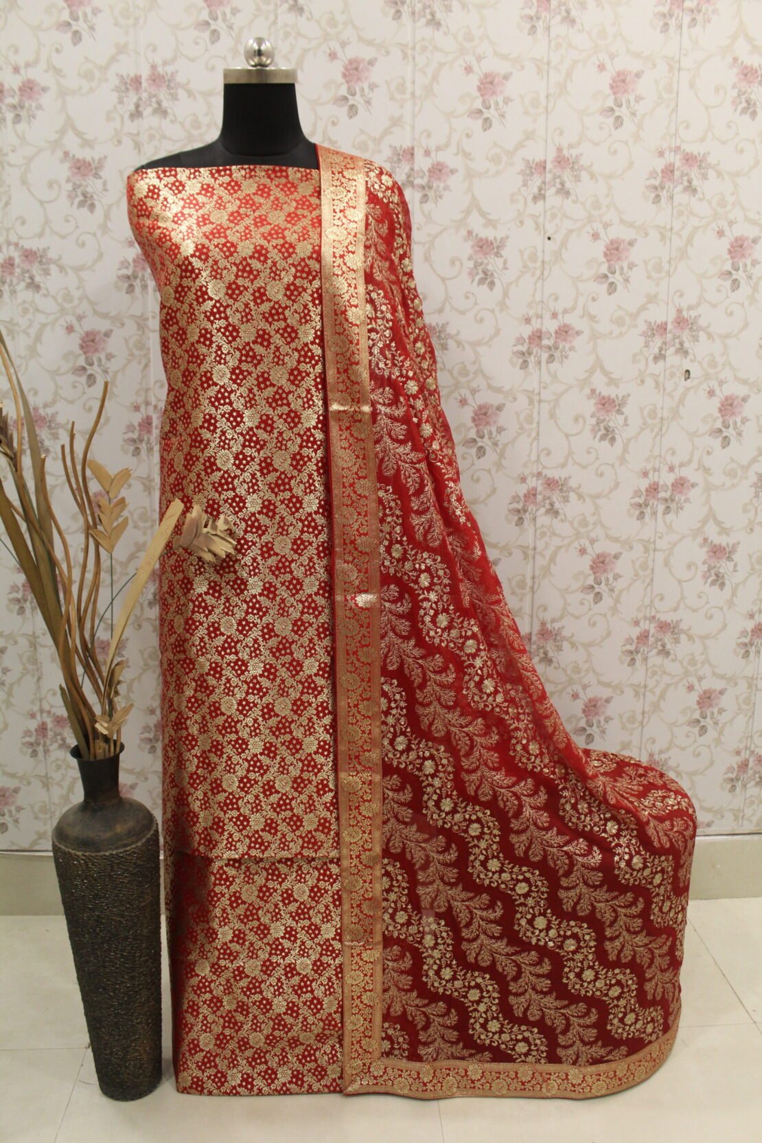 Kamkhuwab Gharara