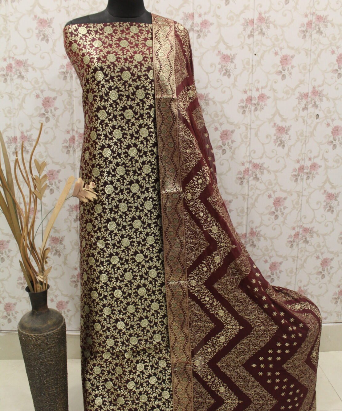 Kamkhuwab Gharara