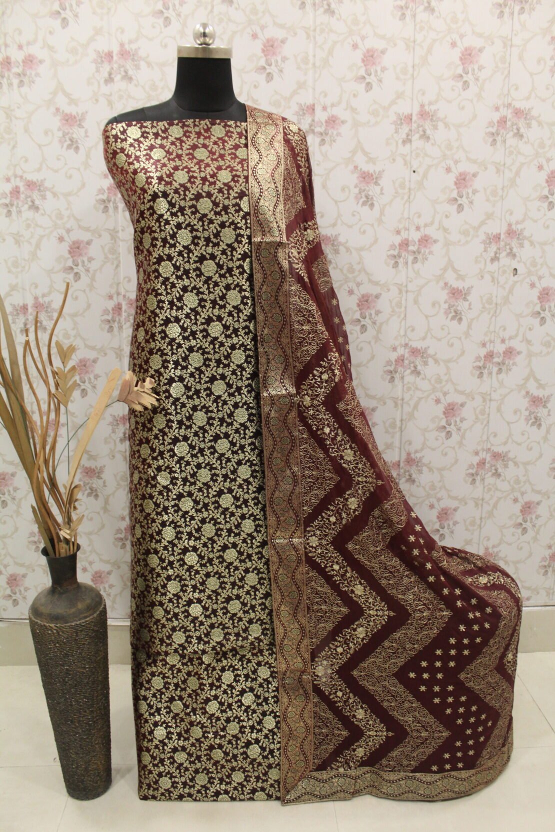 Kamkhuwab Gharara