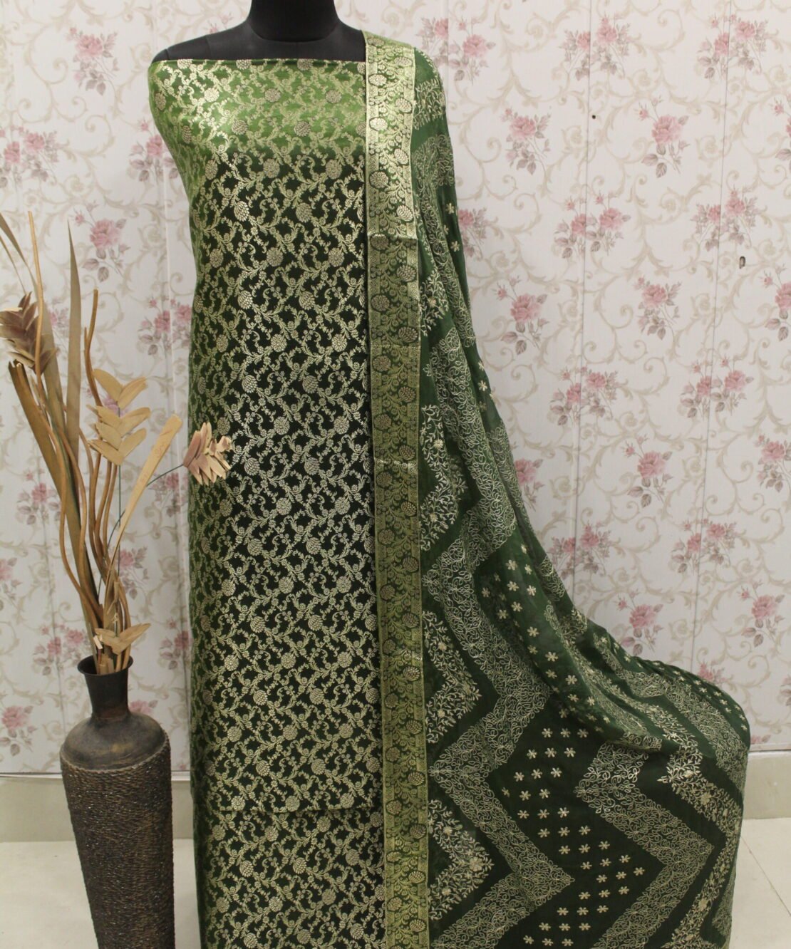 Kamkhuwab Gharara