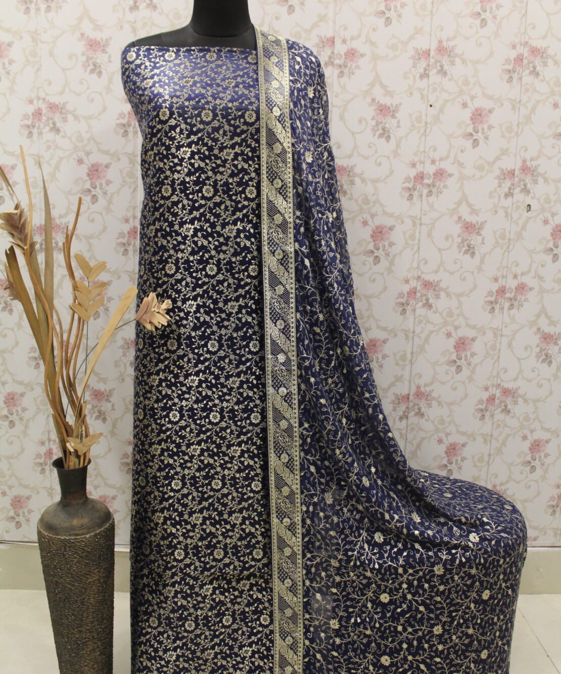 Kamkhuwab Gharara