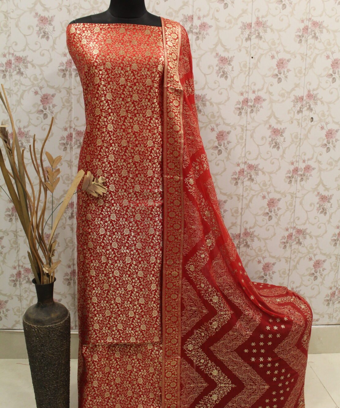 Kamkhuwab Gharara