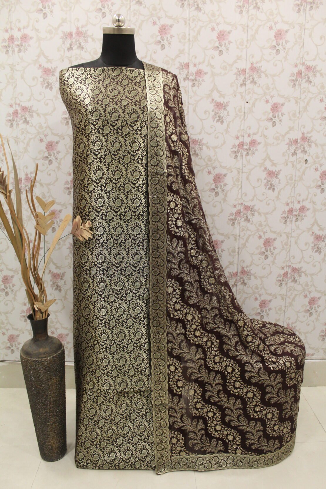 Kamkhuwab Gharara