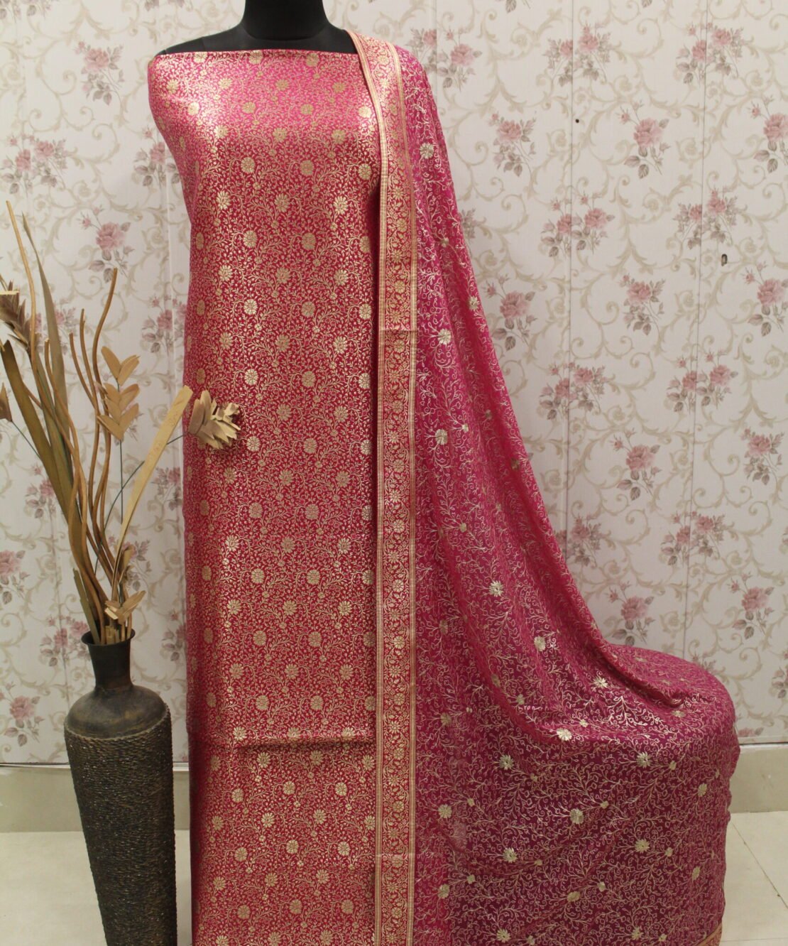 Kamkhuwab Gharara