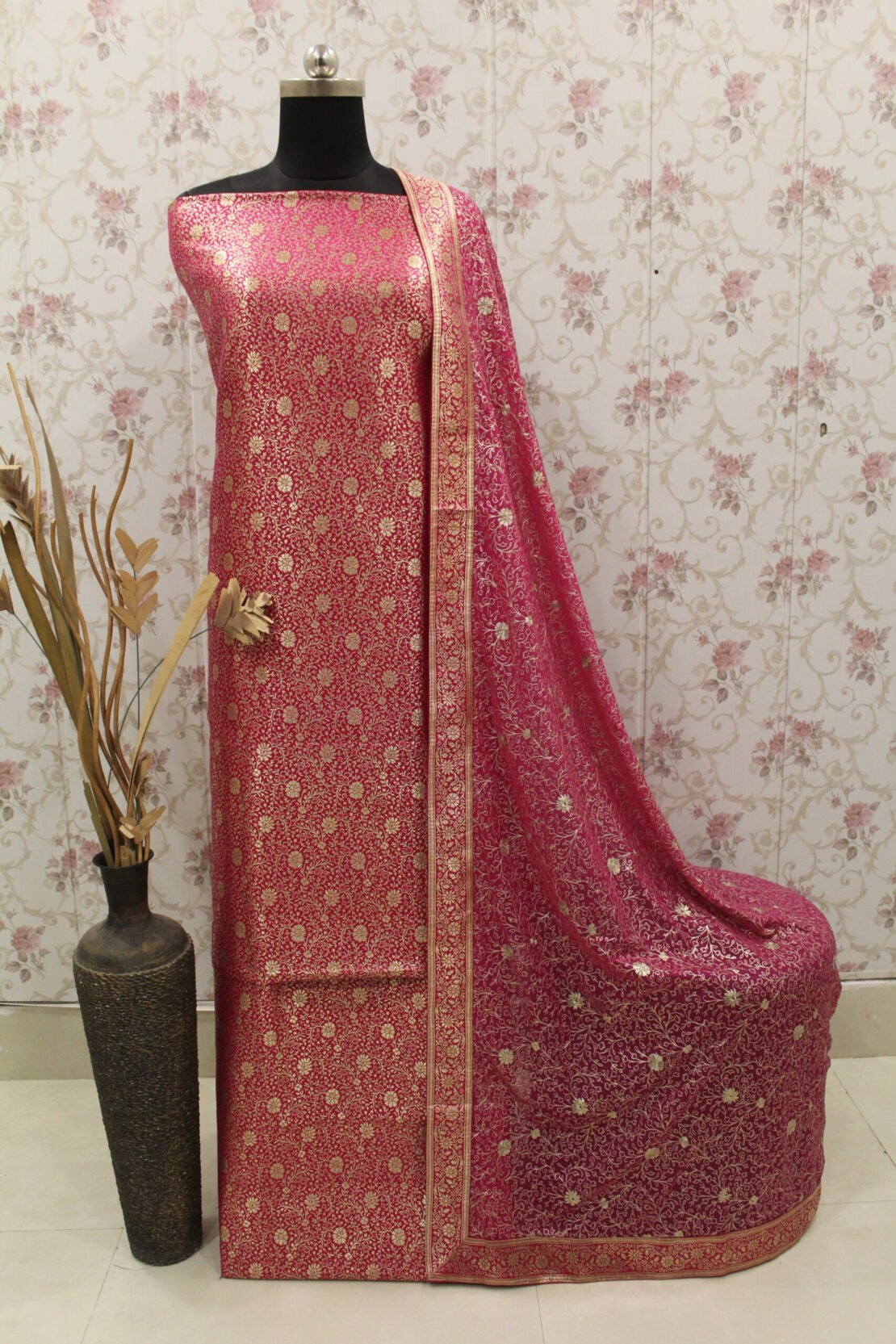 Kamkhuwab Gharara