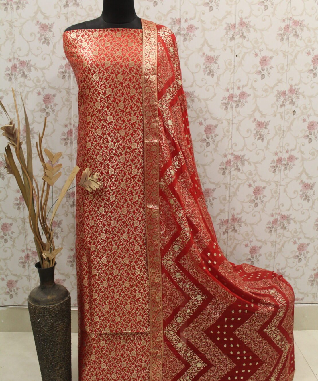 Kamkhuwab Gharara