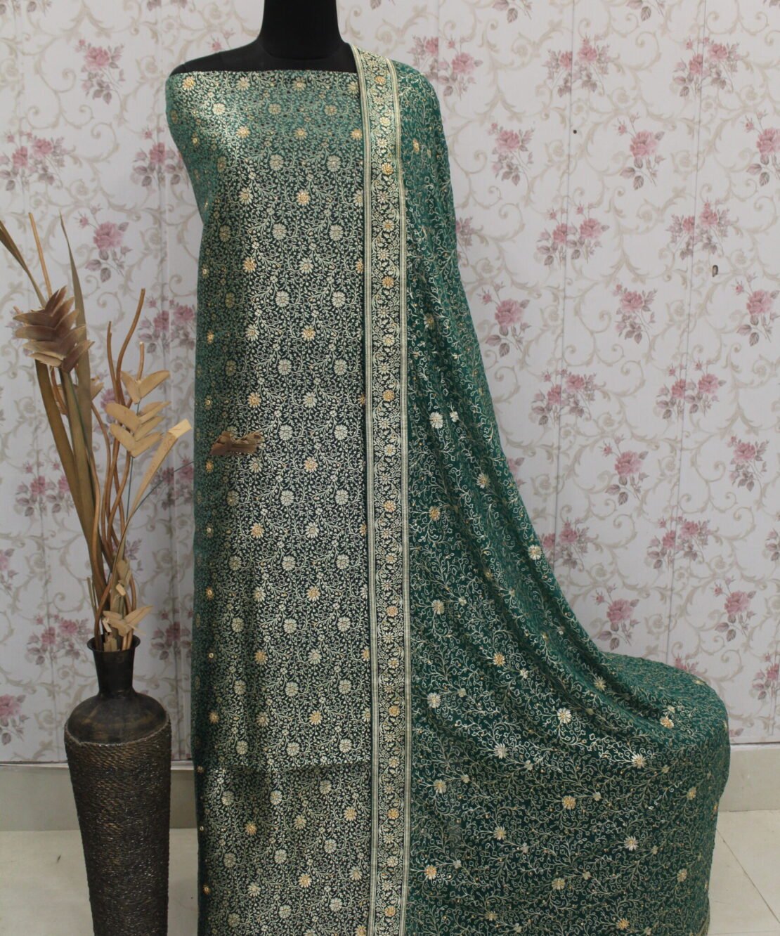Kamkhuwab Gharara