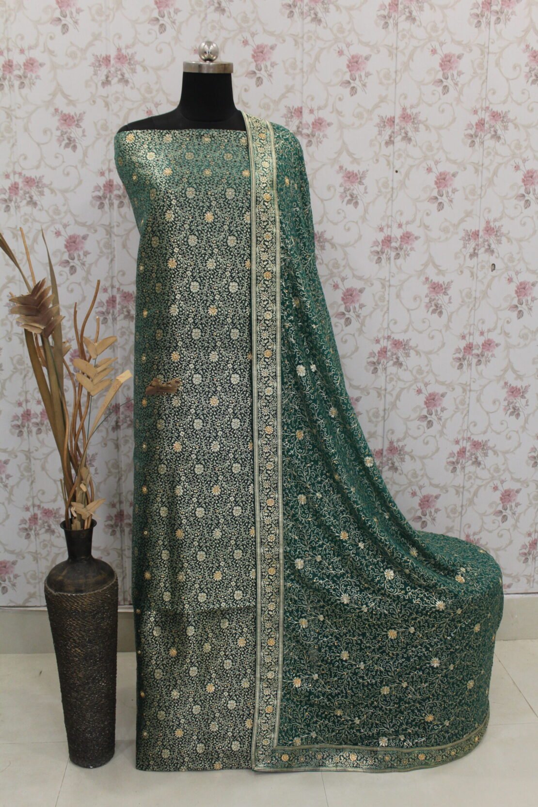 Kamkhuwab Gharara
