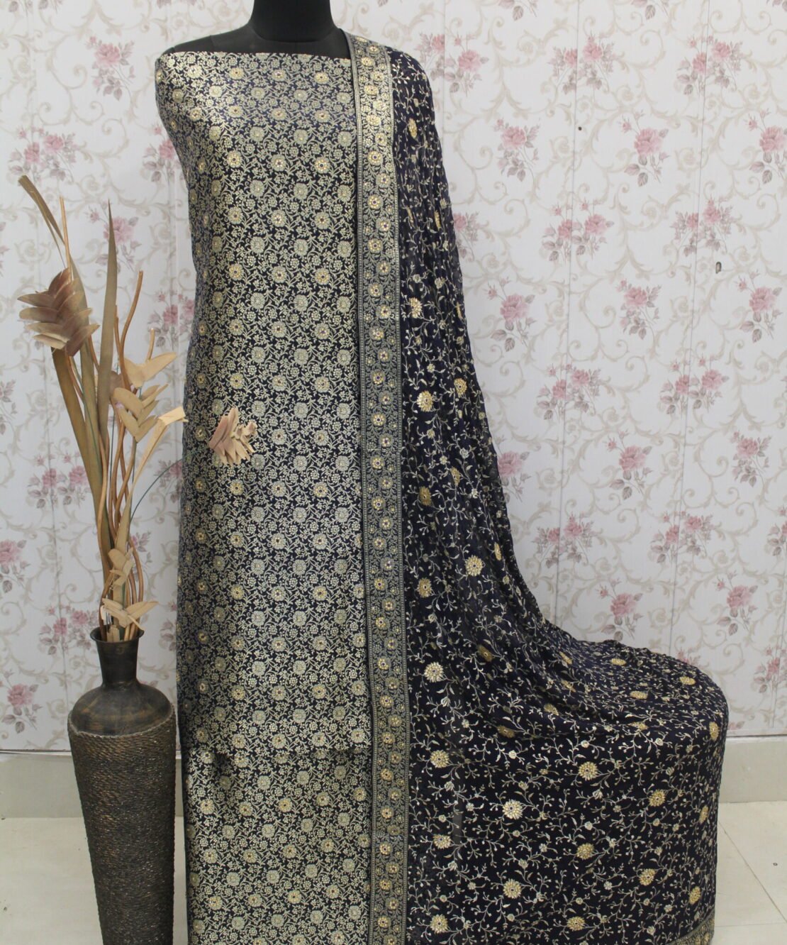 Kamkhuwab Gharara