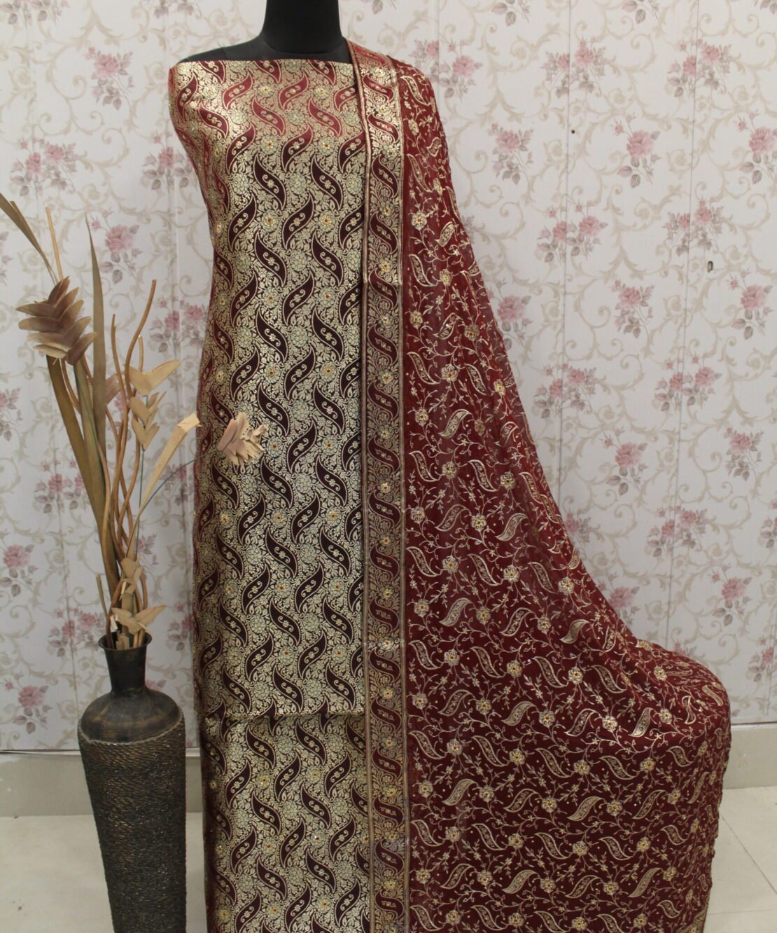 Kamkhuwab Gharara