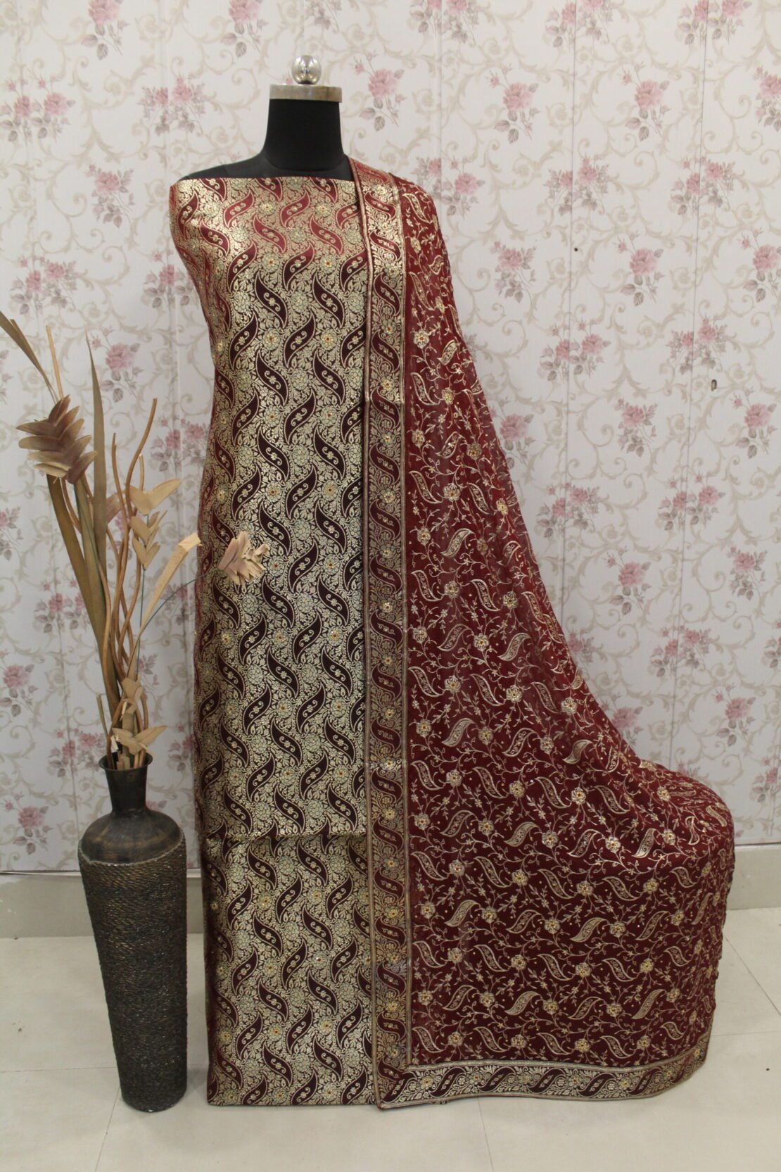 Kamkhuwab Gharara