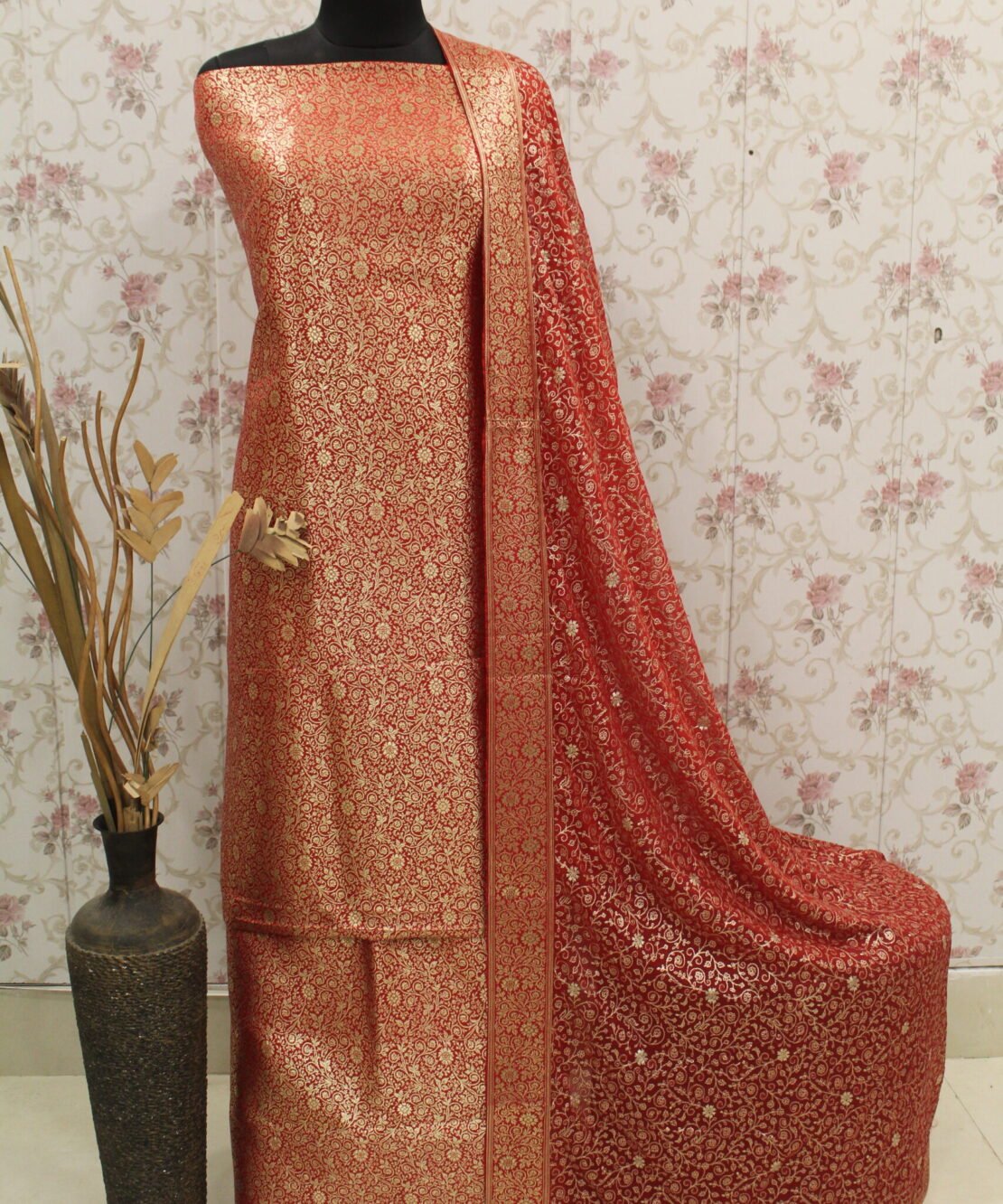 Kamkhuwab Gharara