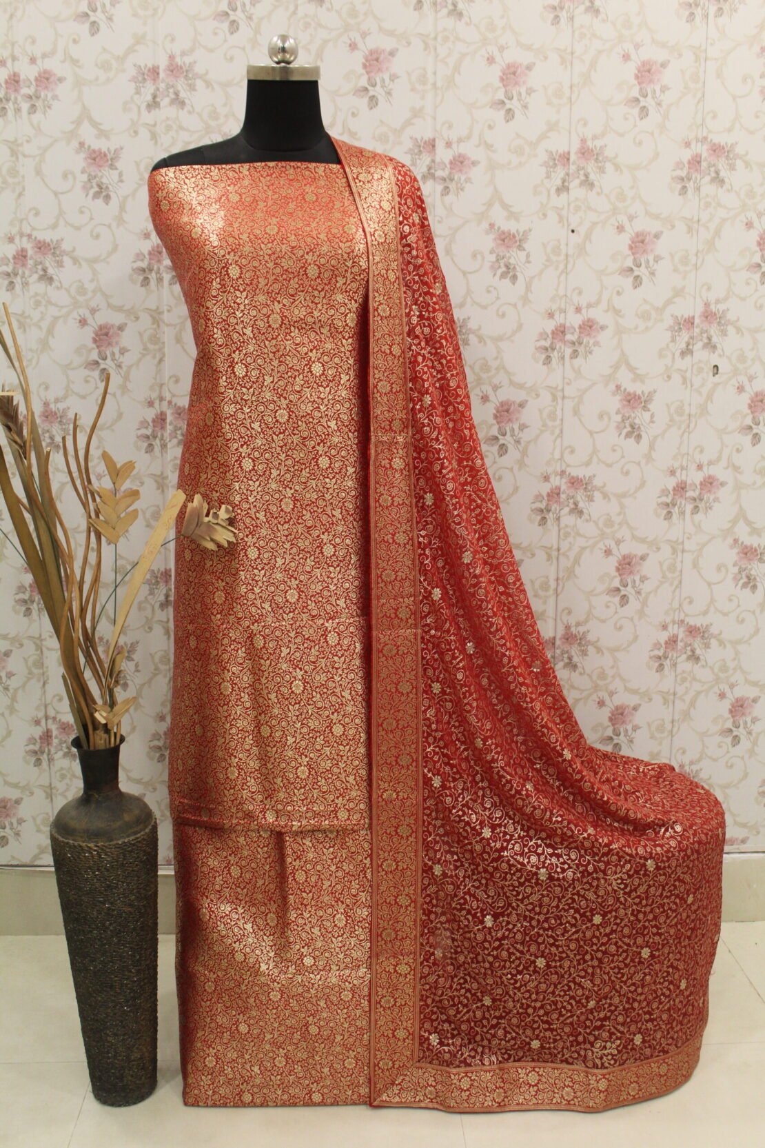 Kamkhuwab Gharara