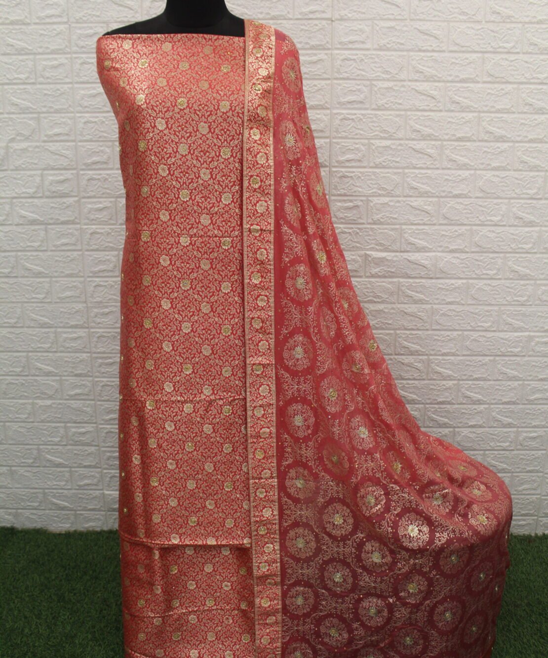 Kamkhuwab Gharara