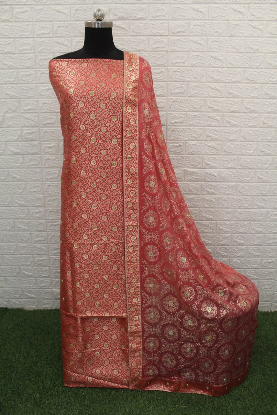 Kamkhuwab Gharara