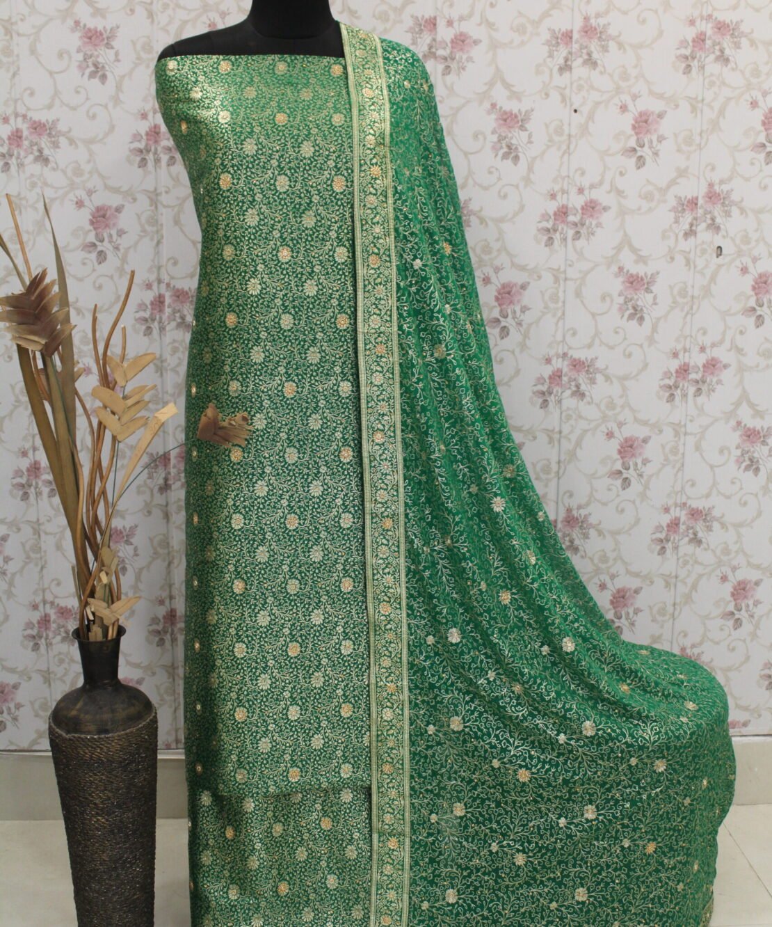 Kamkhuwab Gharara