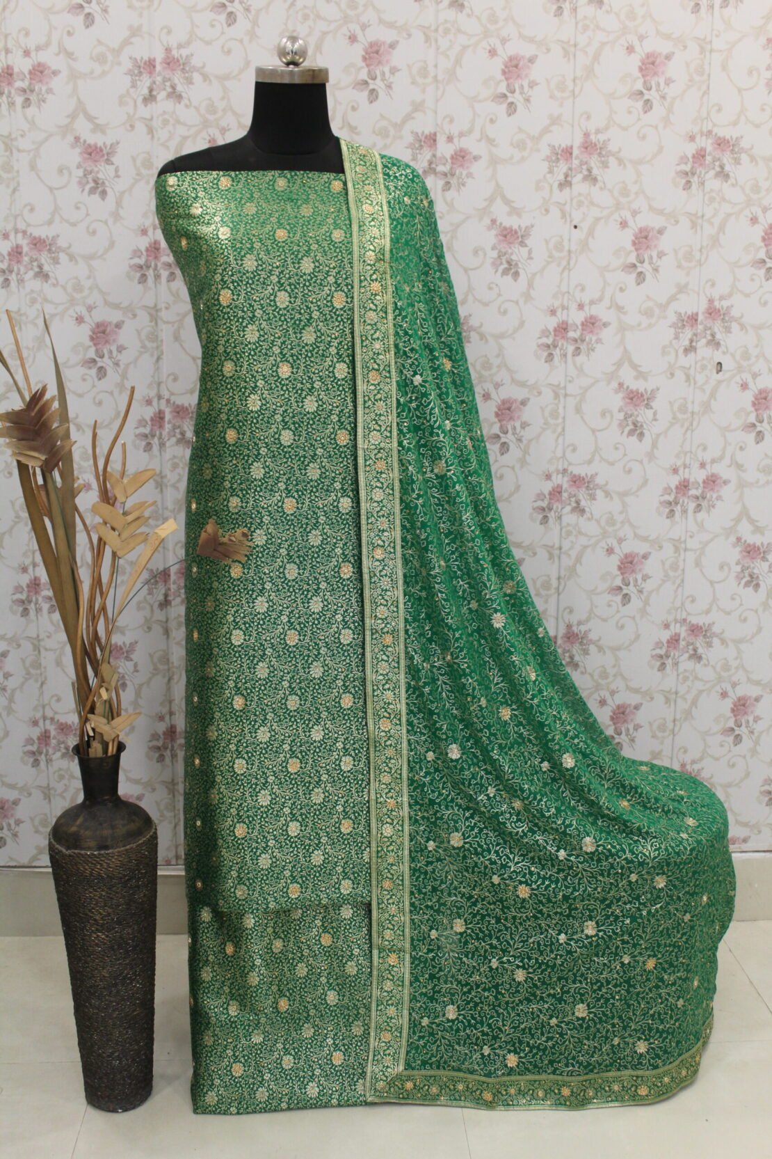 Kamkhuwab Gharara